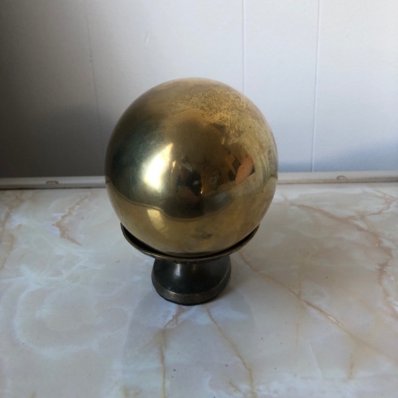 Jumbo Vintage Brass Egg with stand - Picture 3 of 7